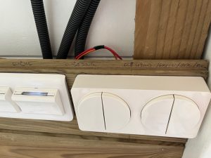 Installer ou déplacer un interrupteur double allumage & va et vient